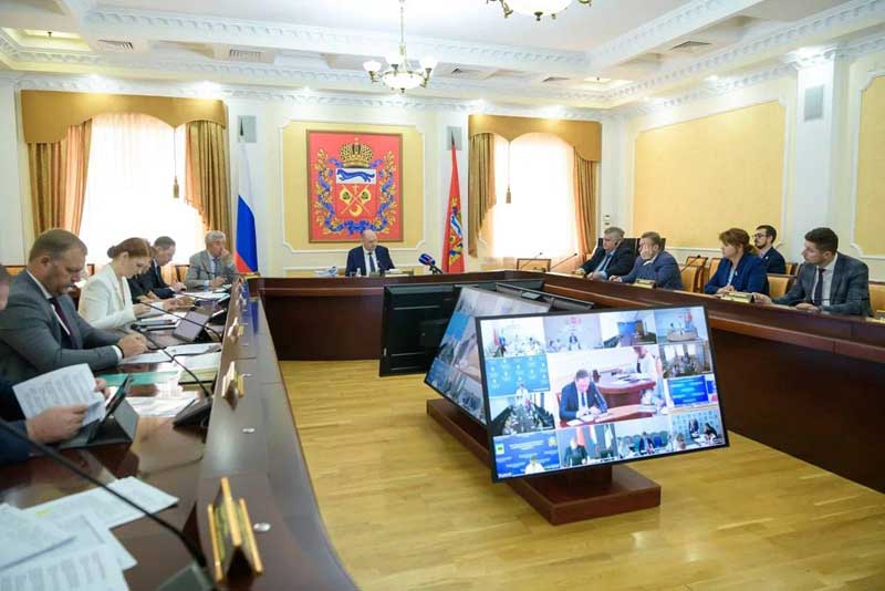 Более 20 важных вопросов по части строительства, ЖКХ, ремонта социальных объектов региона рассмотрели на заседании Правительства области