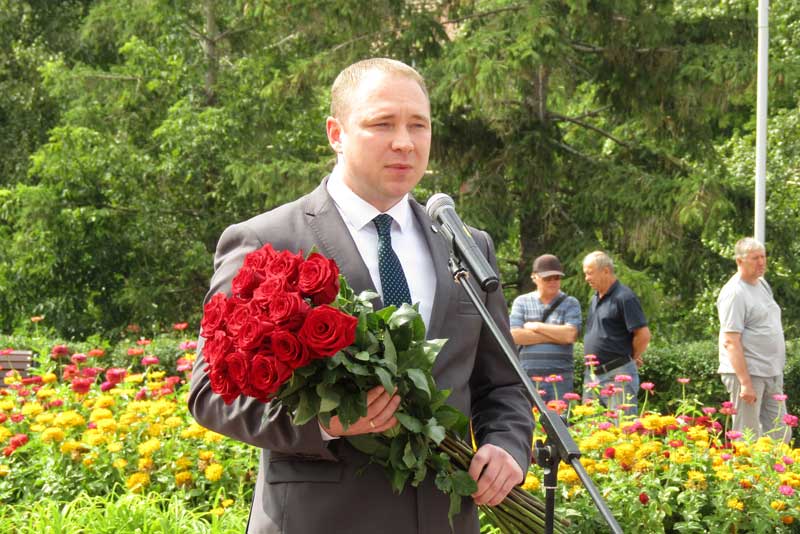 Новотроицк проводил в последний путь земляка, участника специальной военной операции  Антона Тарасенко