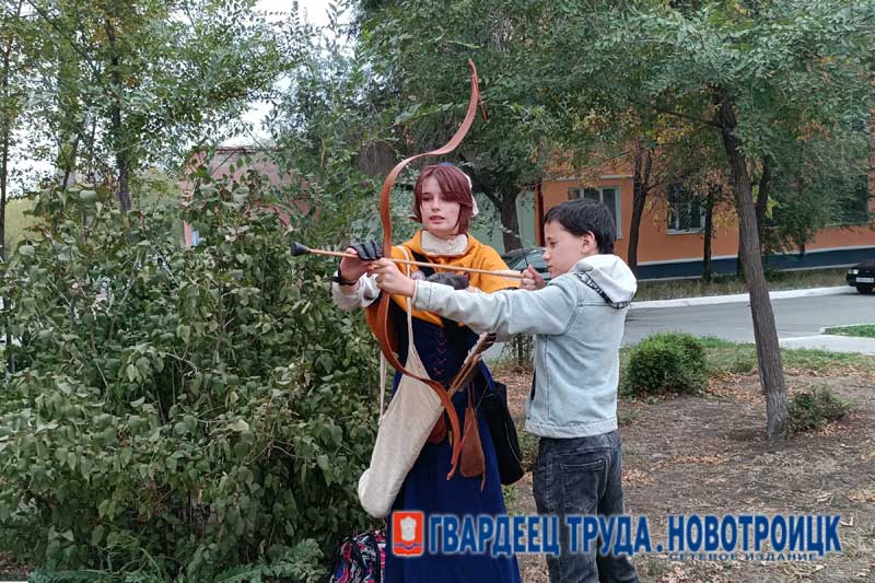 Новотройчане и гости города смогли окунуться в средневековую историю на фестивале «Наследие мастеров. Ремесленный путь»