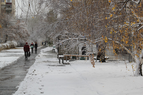 Два соседних города – в снегу