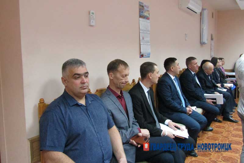 Сегодня новотроицкие депутаты приняли бюджет города на 2026 год