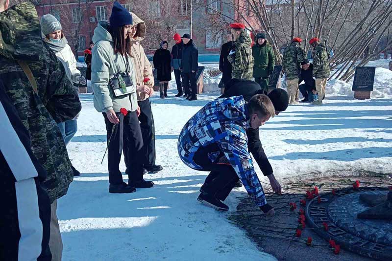 Чтить память героев Отечества