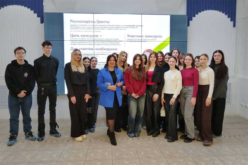 Молодежь Оренбуржья получает помощь в подготовке социальных проектов