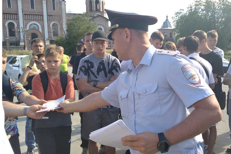 После трагедии в поселке Аккермановка сотрудники ГАИ встретились с новотройчанами, управляющими мототранспортом