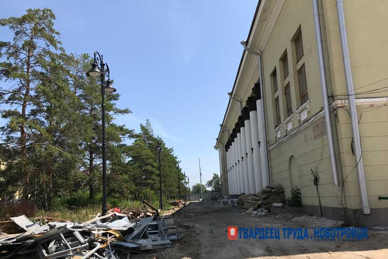 Сегодня Евгения Шевченко оценила ход ремонтных работ на объектах культуры Новотроицка