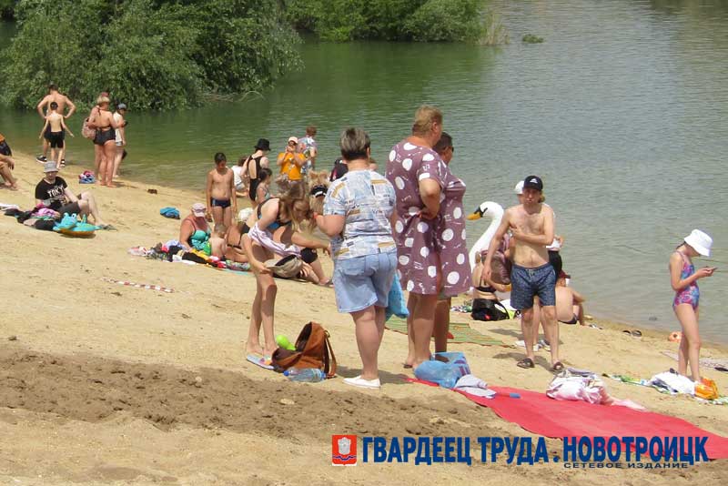 В Новотроицке по-прежнему только один пляж официально открыт для купания