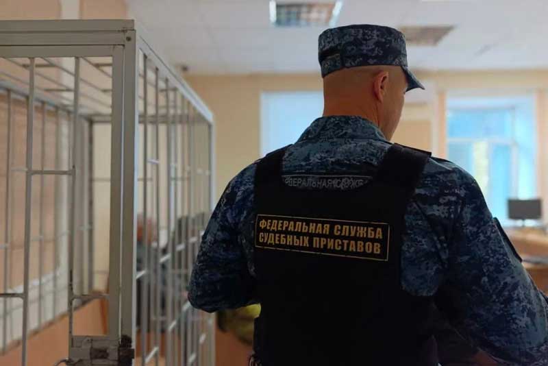 Судебные приставы на избирательном участке оперативно исполнили решение суда в отношении наблюдателя, превысившего свои полномочия