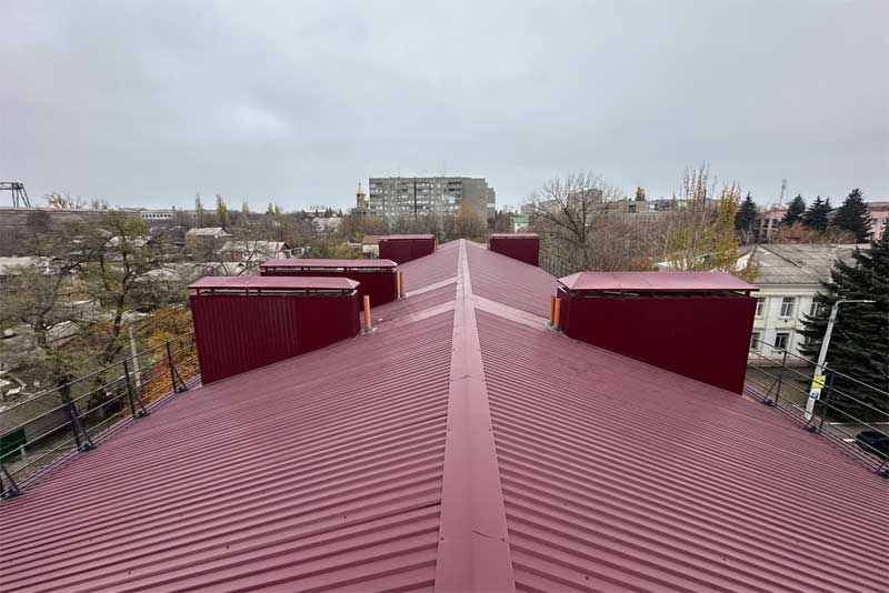 В подшефном Перевальске Луганской Народной Республики оренбургские строители завершили восстановительные работы, предусмотренные на 2025 год