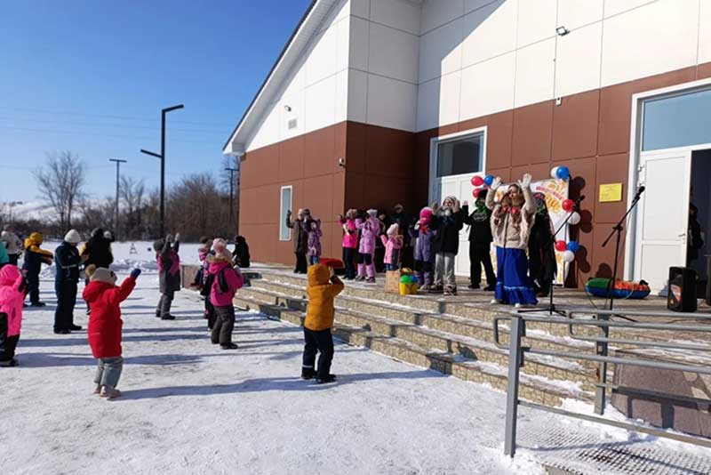 В селе Хабарное под Новотроицком жители весело проводили Масленицу
