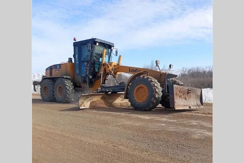 В Оренбуржье после зимы  приводят в порядок региональные дороги