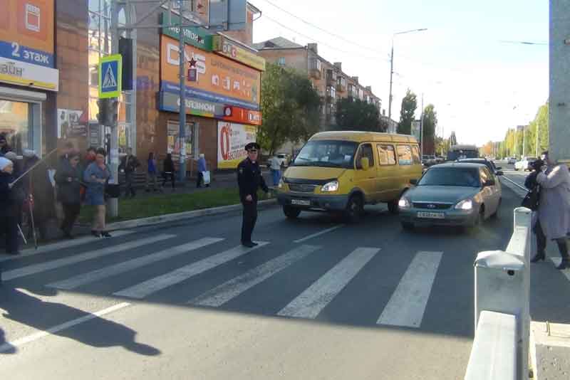 Акция «Белая трость» прошла в центре Новотроицка (фото)