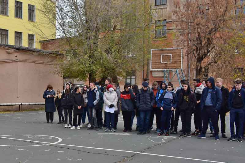 В Новотроицком строительном техникуме состоялось торжественное мероприятие — посвящение в студенты