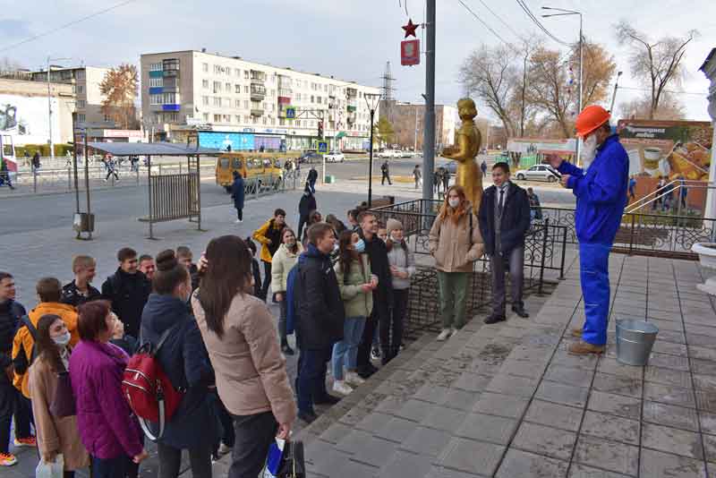 В Новотроицком строительном техникуме состоялось торжественное мероприятие — посвящение в студенты