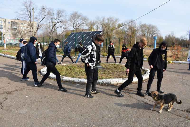 В Новотроицком строительном техникуме состоялось торжественное мероприятие — посвящение в студенты