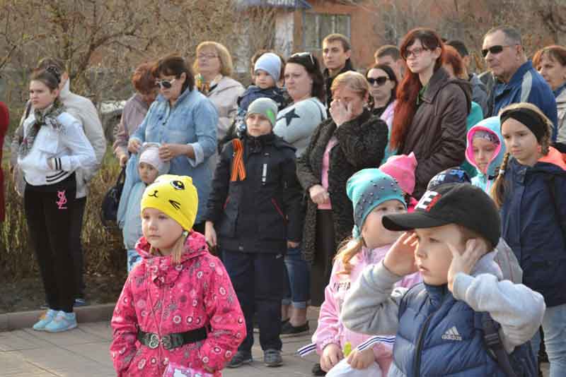 У мемориала «Вечно живым» прошла  акция  «Георгиевская ленточка» 