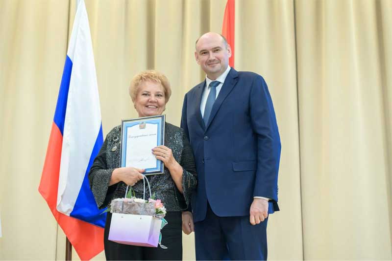 Евгений Солнцев рассказал, что учителя, подготовившие стобалльников, будут получать премию за каждый максимальный результат учеников