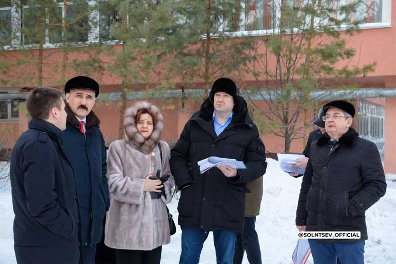 Евгений Солнцев посетил Оренбургский госуниверситет, которому  исполнилось 70 лет, и отметил необходимость ремонта его объектов 
