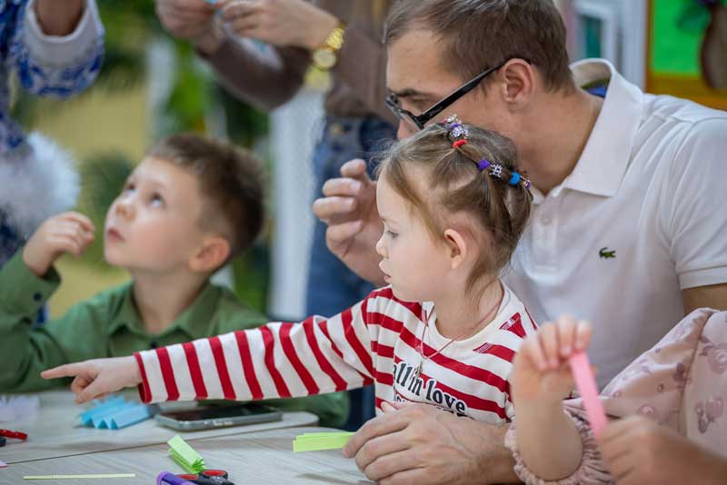 Новотроицкие библиотекари устроили зимний праздник для детей и их родителей