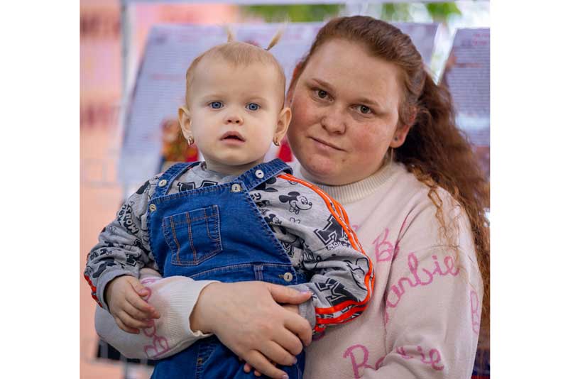 Новотроицкие библиотекари устроили зимний праздник для детей и их родителей