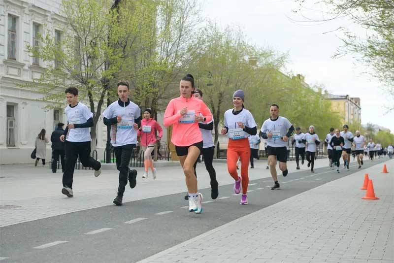 Свыше 2500 человек стали участниками весеннего полумарафона в Оренбурге