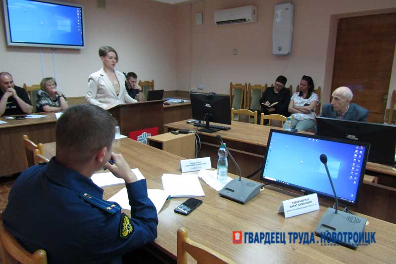 Народные избранники отступили  от повестки заседания и обсудили вопросы, поставленные жизнью