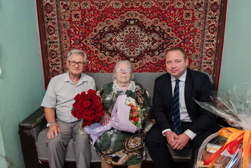 Ветеран Уральской Стали Нина Черкасова отметила 100-летний юбилей