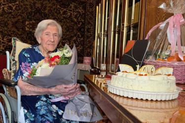 Ветеран Уральской Стали Нина Черкасова отметила 100-летний юбилей
