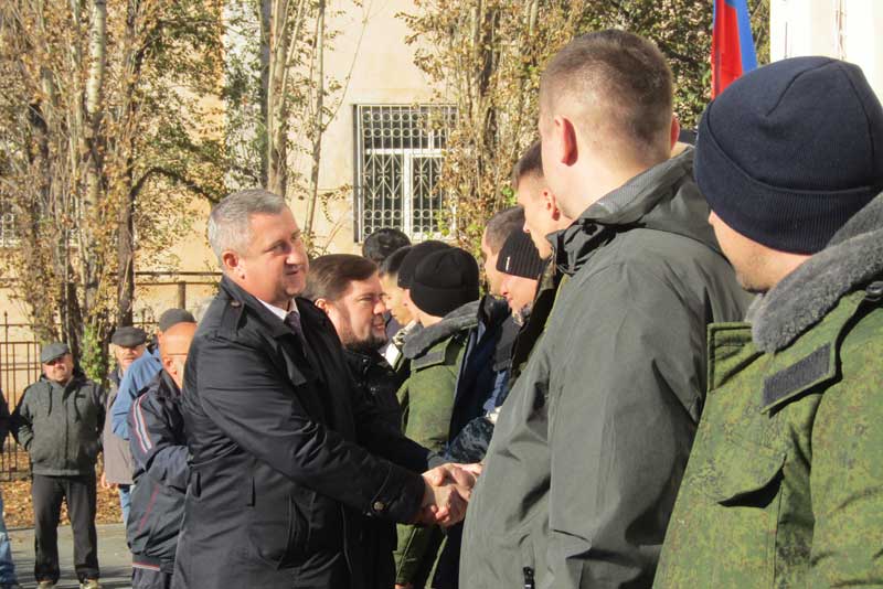 Сегодня  группа новотройчан, в рамках частичной мобилизации, отправилась к месту боевой подготовки