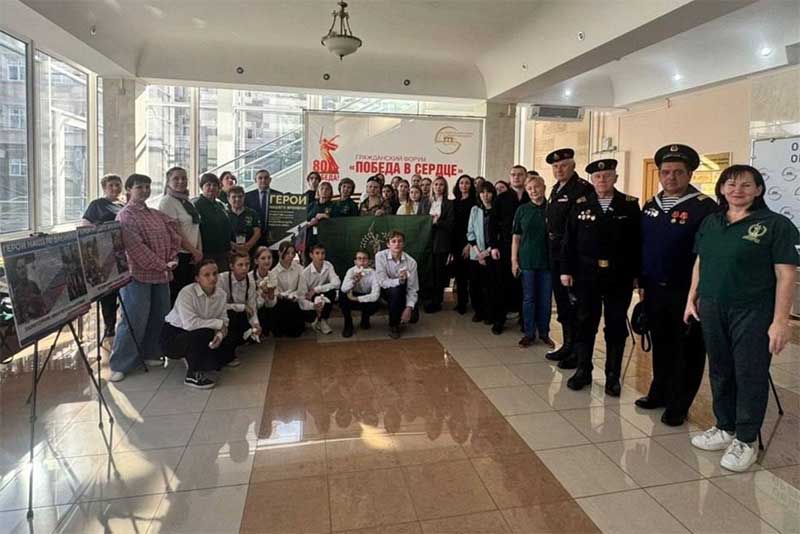 В Оренбурге организовали выставку портретов участников специальной военной операции «Герои нашего времени»