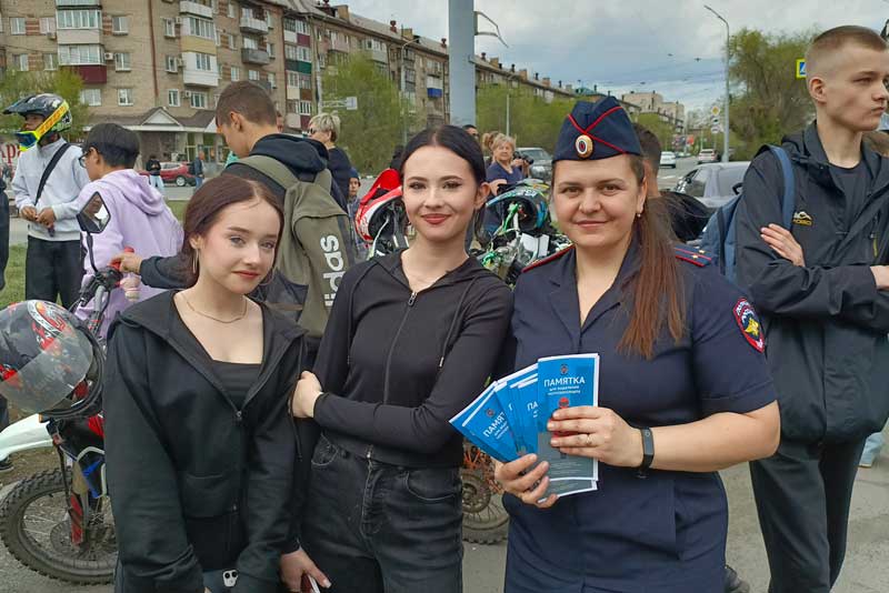В Орске сотрудники госавтоинспекции стали участниками открытия мотосезона - 2025