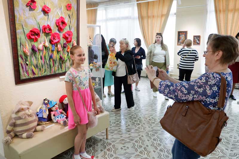 Новотройчане могут оценить мастерство своих земляков (0+)