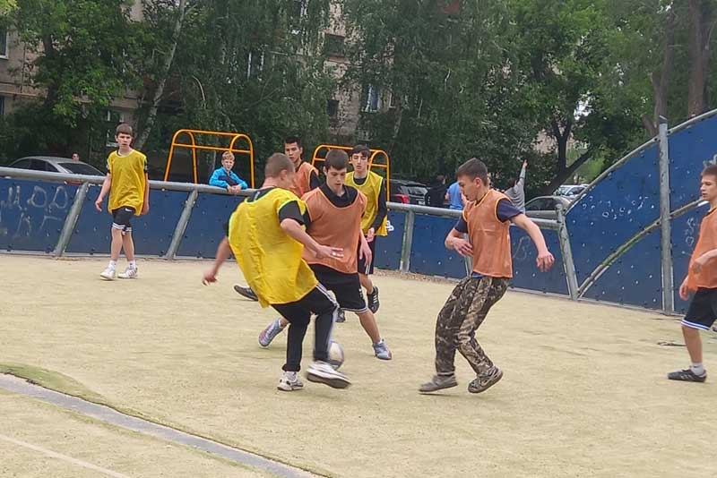 Воспитанники детских клубов Новотроицка соревновались в мини-футболе