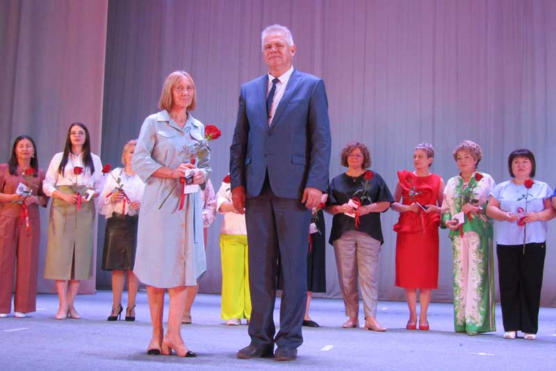Шестьдесят педагогов Новотроицка удостоены знака «Гордость Оренбуржья»