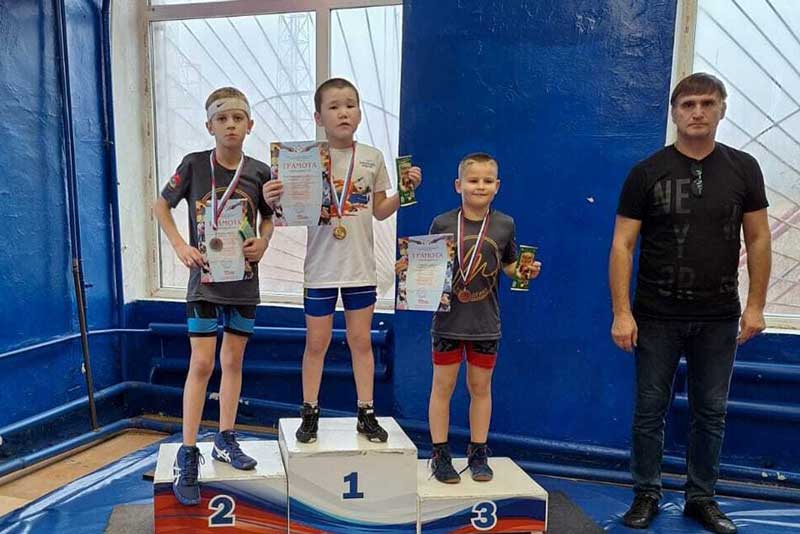 В Новотроицке воспитанники спортивной школы «Спартак» свои  победы на турнире посвятили  мамам