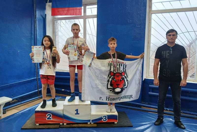 В Новотроицке воспитанники спортивной школы «Спартак» свои  победы на турнире посвятили  мамам