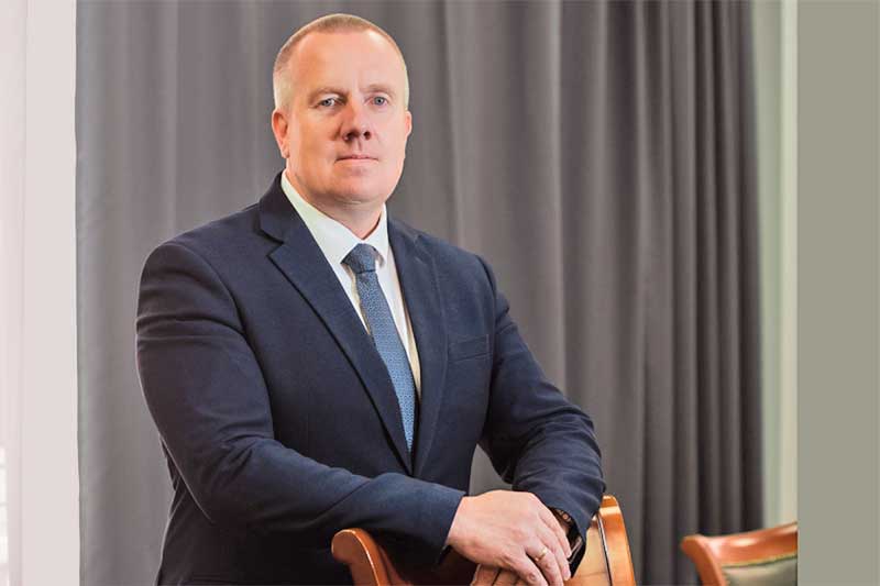 Управляющий директор АО «Уральская Сталь» Сергей Журавлев в канун Дня матери обратился к новотройчанкам