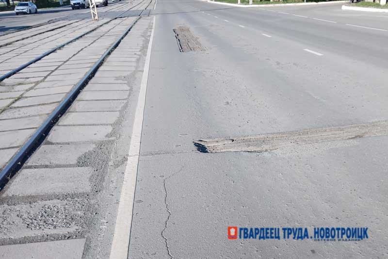На дорогах Новотроицка начался ямочный ремонт