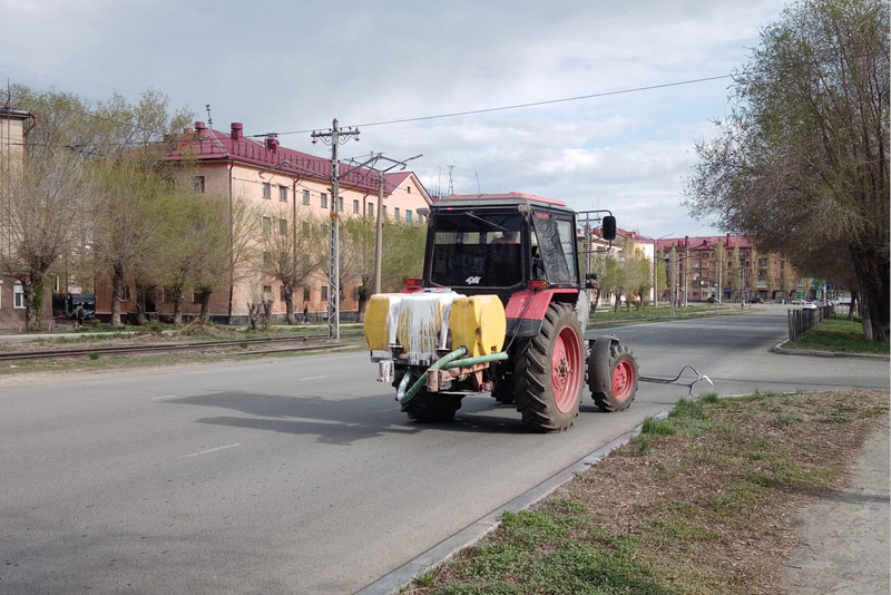 В Новотроицке проводят компенсационную высадку зеленых насаждений