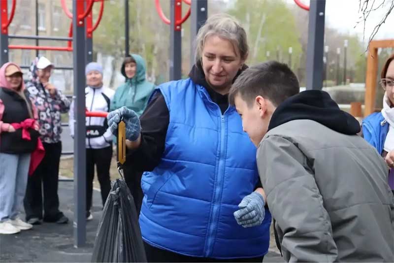 Новотройчане присоединились к Всероссийскому субботнику благоустройства