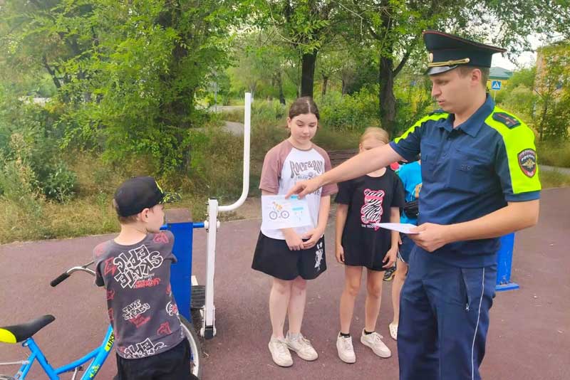 В разгар лета сотрудники Госавтоинспекции Новотроицка обратили внимание на безопасность движения на двухколесном транспорте