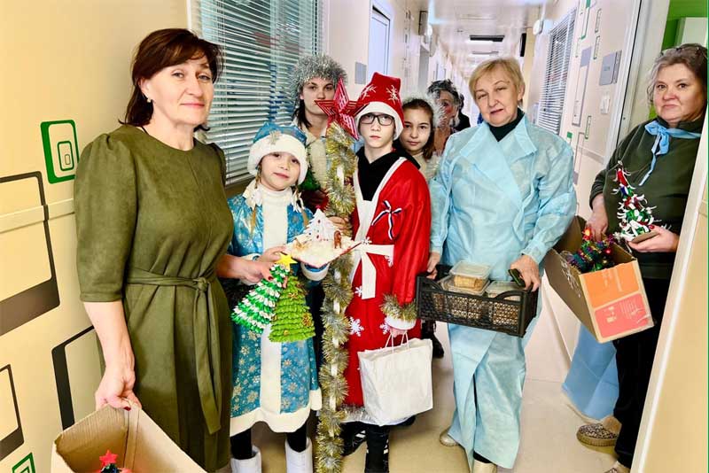 Областной штаб Комитета семей воинов Отечества поздравил с новогодними праздниками пациентов Оренбургского военного госпиталя