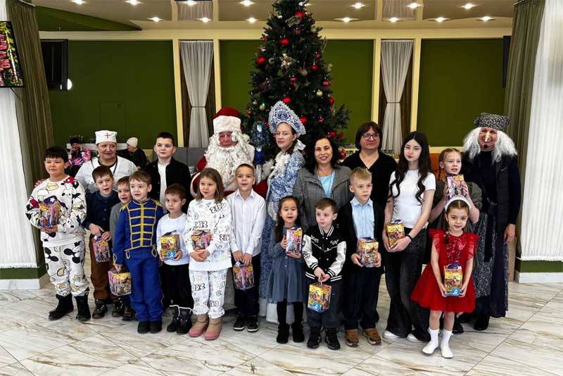 Для детей героев СВО оренбургский  филиал фонда «Защитники Отечества» организовал новогодний праздник