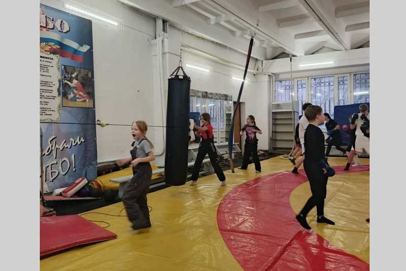 В Новотроицке детей из многодетных семей пригласили на экскурсию в спортивный Центр