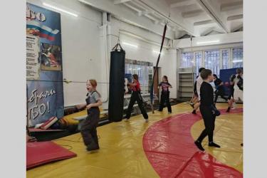 В Новотроицке детей из многодетных семей пригласили на экскурсию в спортивный Центр