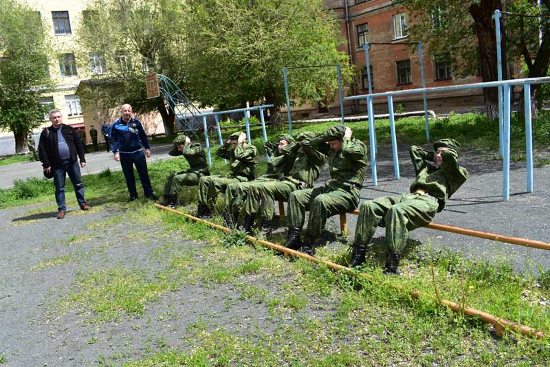 У допризывников - учебные сборы (фото)