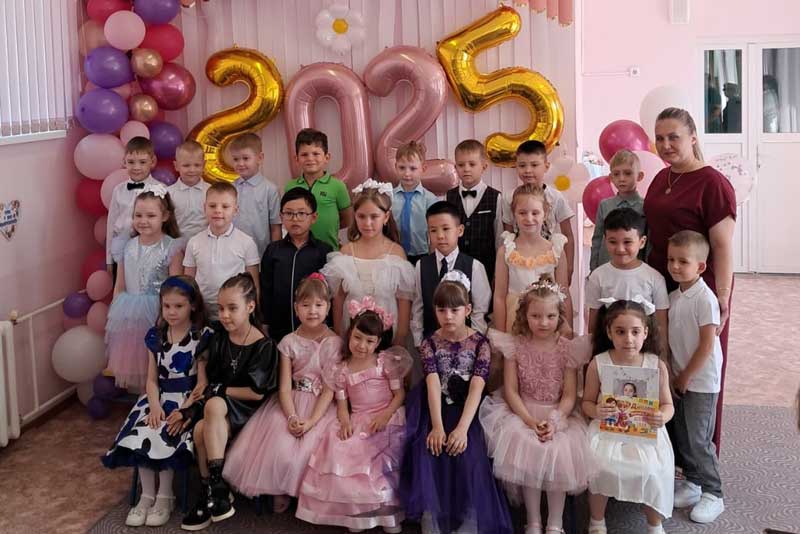 У дошколят Новотроицка проходят выпускные балы