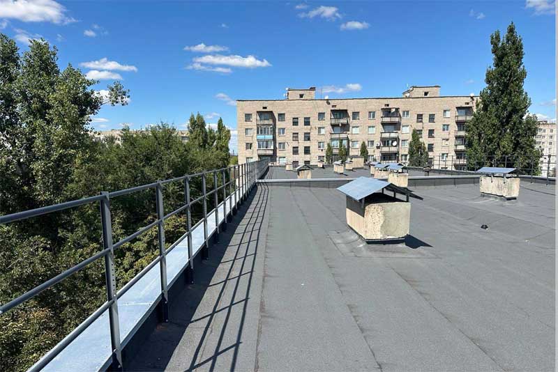 Оренбургские строители  помогают жителям  Перевальска Луганской Народной Республики подготовить жилье к зиме