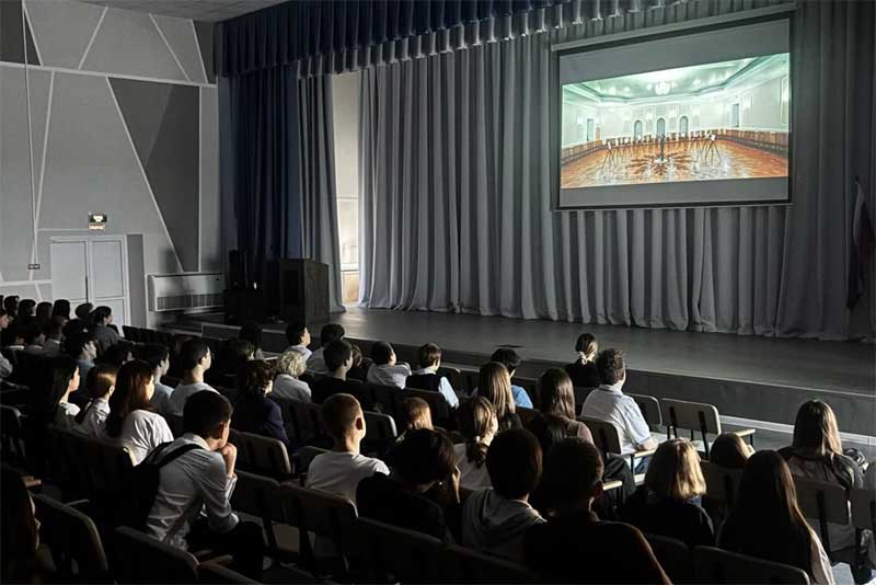 В дни осенних каникул для оренбургских школьников организовали  премьерный показ фильма «Курск: живая память»