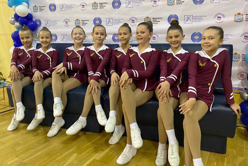 Воспитанницы новотроицкого тренера по спортивной аэробике Дарьи Ваниной готовятся к соревнованиям на Кубок Оренбуржья