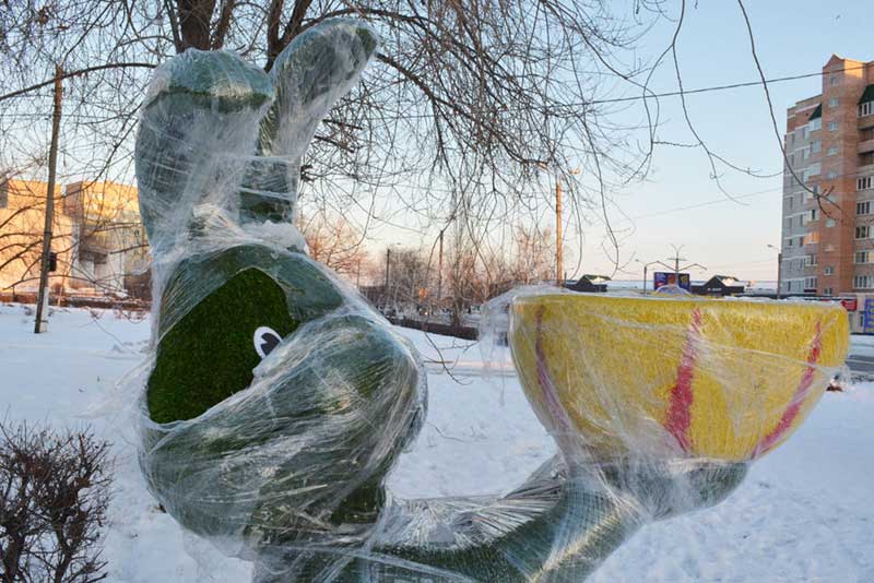 В Новотроицке, в сквере им.Ю.Гагарина, установлены новые Арт-объекты. (фото)